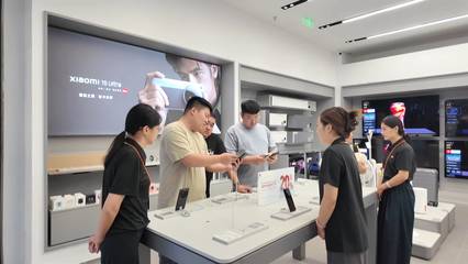 利津:電子產(chǎn)品銷售火爆 “后高考經(jīng)濟(jì)”升溫